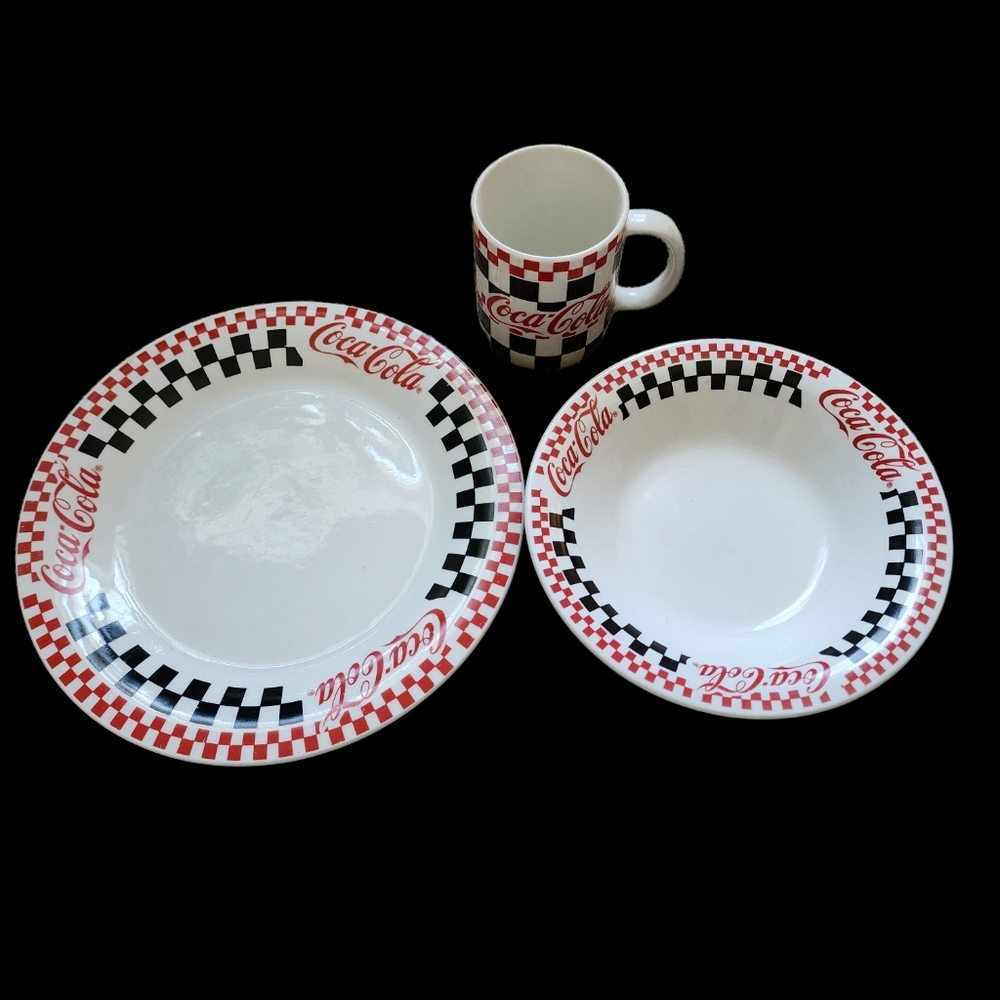 Vintage Coca-Cola Gibson plate, mug, and bowl